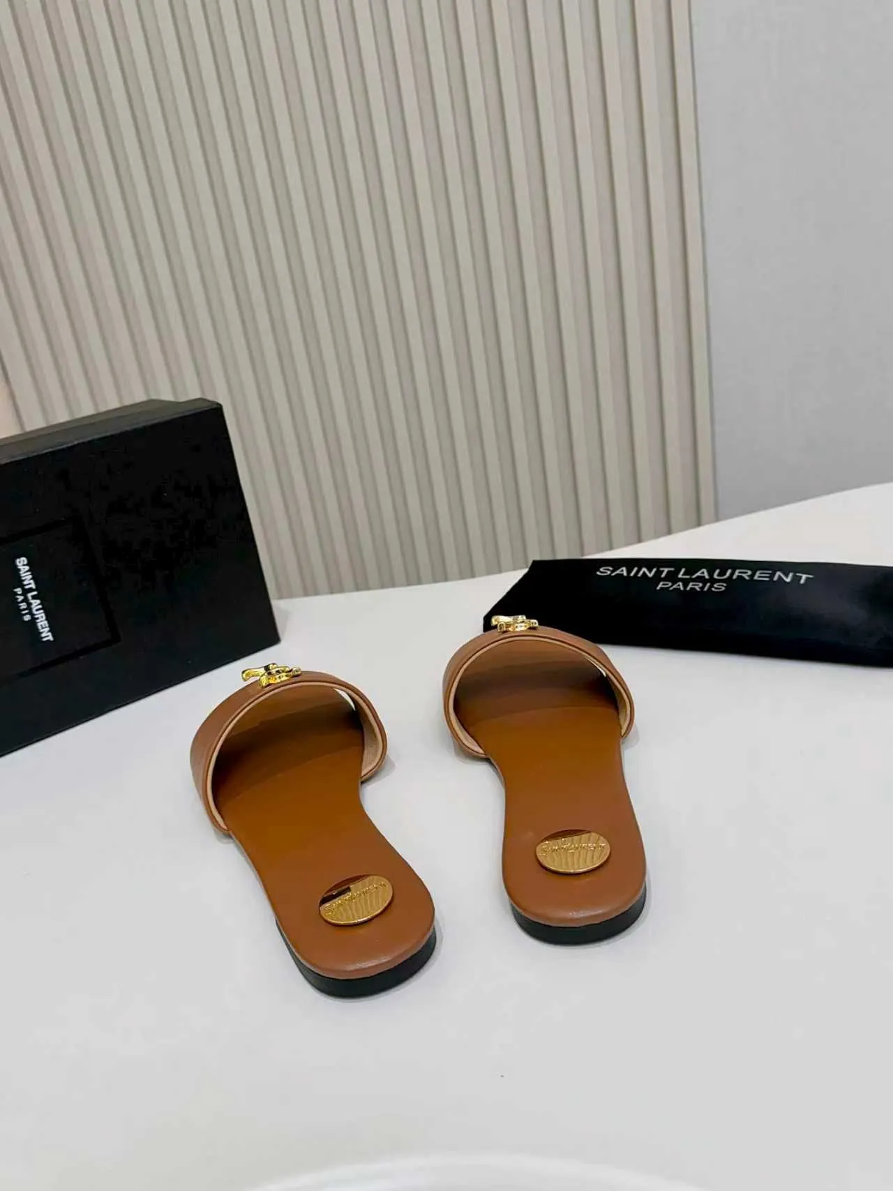 👟👟Ex-factory price 340👟👟 Genuine leather sole +40 YSL new model, upper cowhide leather lining sheepskin, size 35-44, rubber sole, genuine leather sole +40